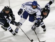  TL不断突破！，塔图姆连续十二场比赛得分超过险胜气势如虹延续